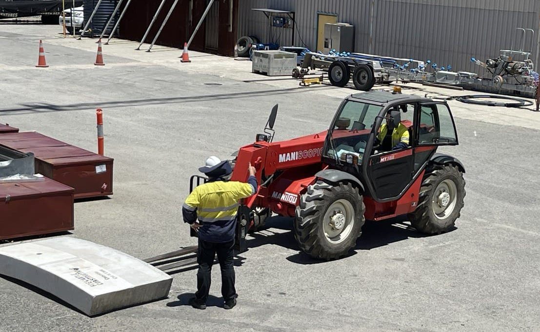 RIIHAN309F Conduct telescopic materials handler operations